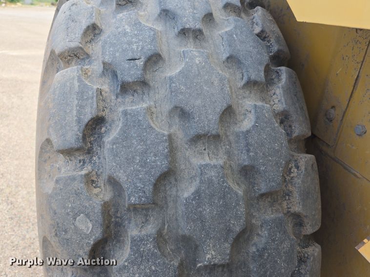 image for item EG9855 2005 Caterpillar CP-563E single drum vibratory roller