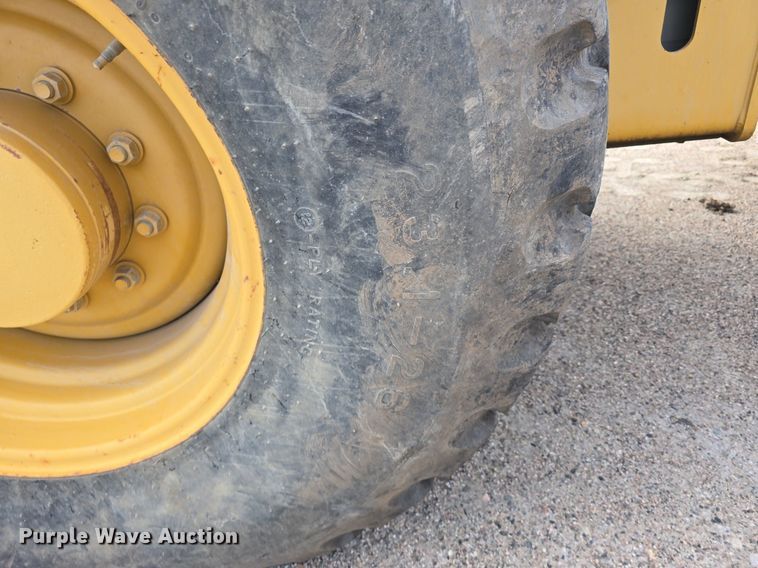 image for item EG9855 2005 Caterpillar CP-563E single drum vibratory roller