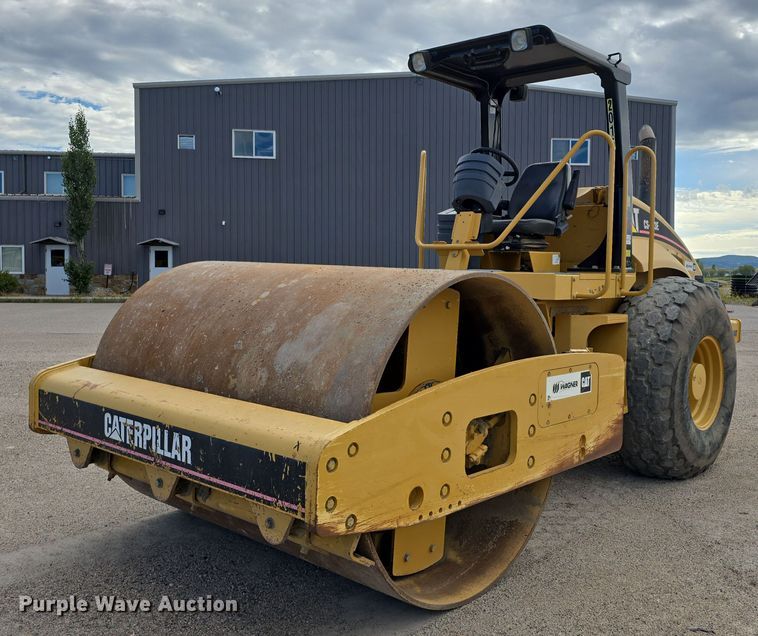 image for item EG9857 2007 Caterpillar CS-563E single drum vibratory roller