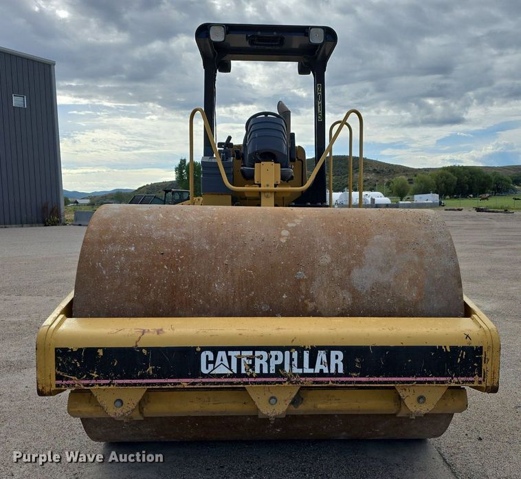 image for item EG9857 2007 Caterpillar CS-563E single drum vibratory roller