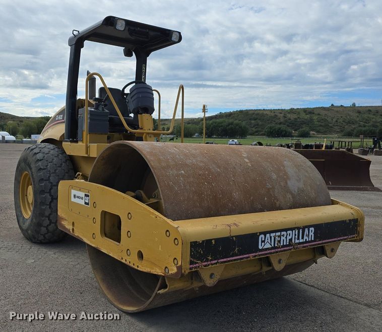 image for item EG9857 2007 Caterpillar CS-563E single drum vibratory roller