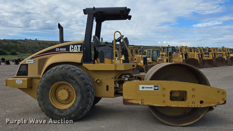 image for item EG9857 2007 Caterpillar CS-563E single drum vibratory roller