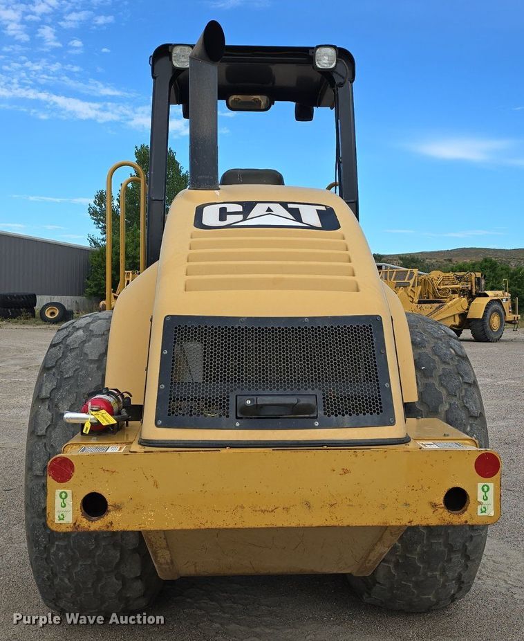 image for item EG9857 2007 Caterpillar CS-563E single drum vibratory roller