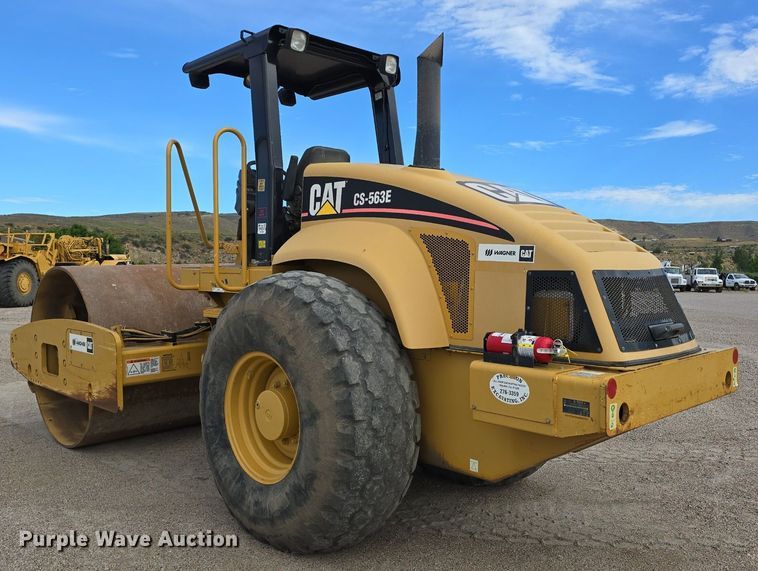 image for item EG9857 2007 Caterpillar CS-563E single drum vibratory roller