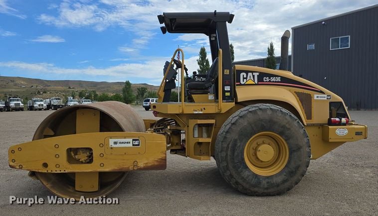 image for item EG9857 2007 Caterpillar CS-563E single drum vibratory roller