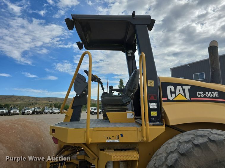 image for item EG9857 2007 Caterpillar CS-563E single drum vibratory roller