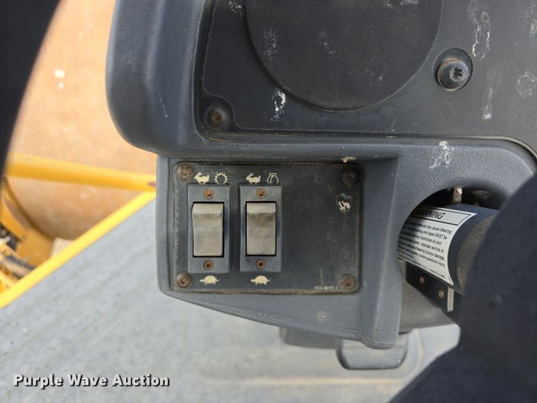 image for item EG9857 2007 Caterpillar CS-563E single drum vibratory roller