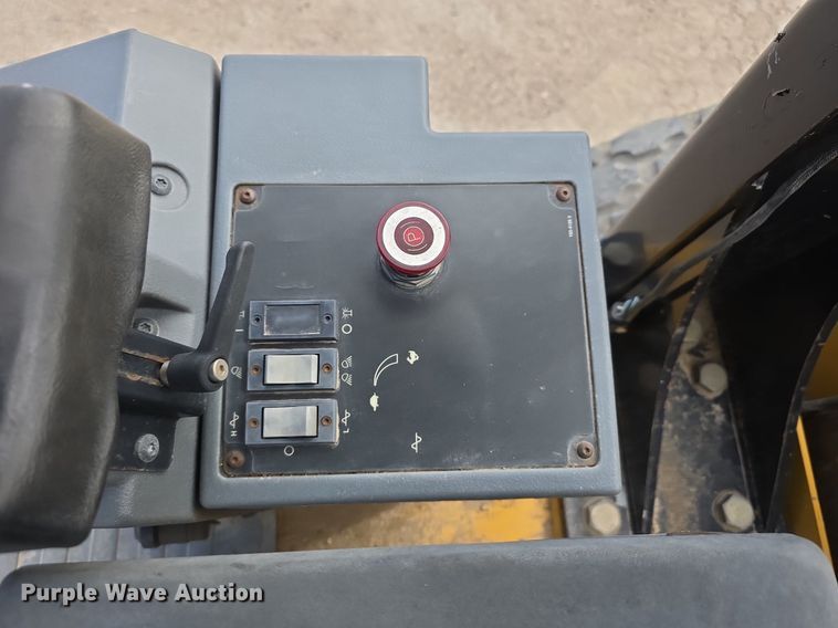 image for item EG9857 2007 Caterpillar CS-563E single drum vibratory roller