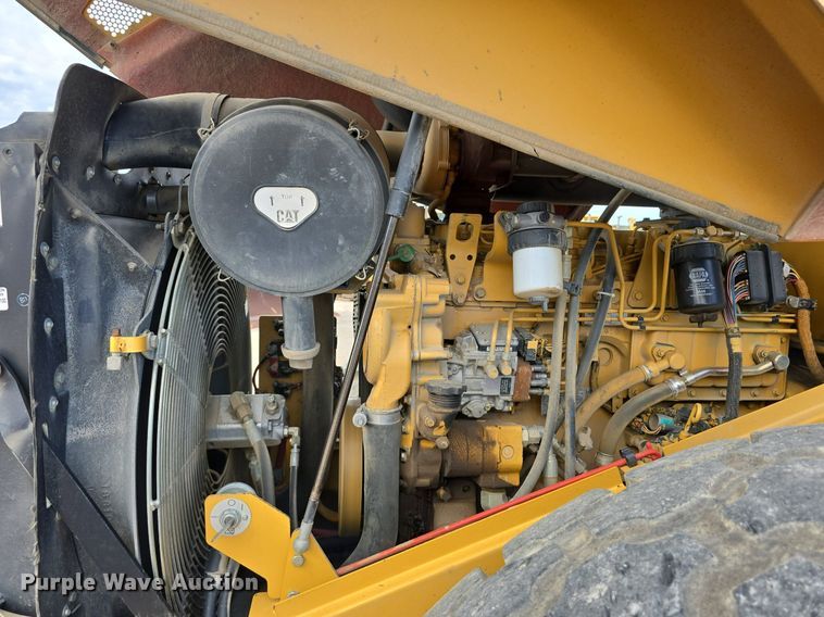 image for item EG9857 2007 Caterpillar CS-563E single drum vibratory roller