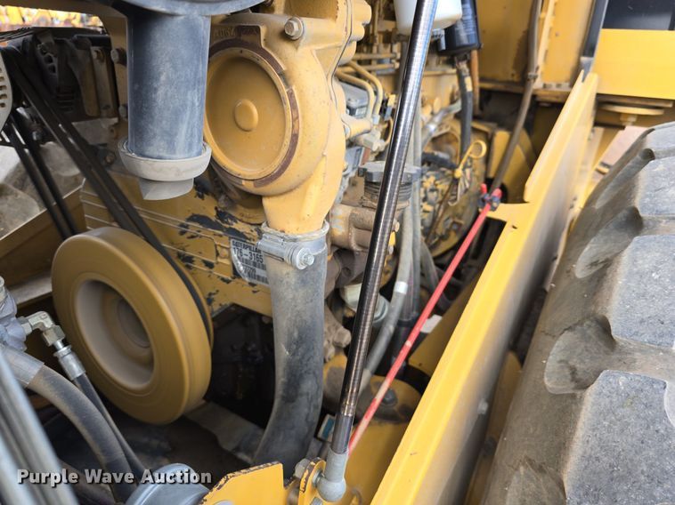 image for item EG9857 2007 Caterpillar CS-563E single drum vibratory roller