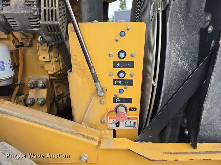 image for item EG9857 2007 Caterpillar CS-563E single drum vibratory roller