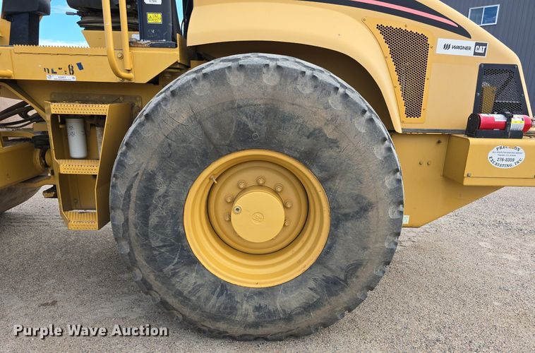 image for item EG9857 2007 Caterpillar CS-563E single drum vibratory roller