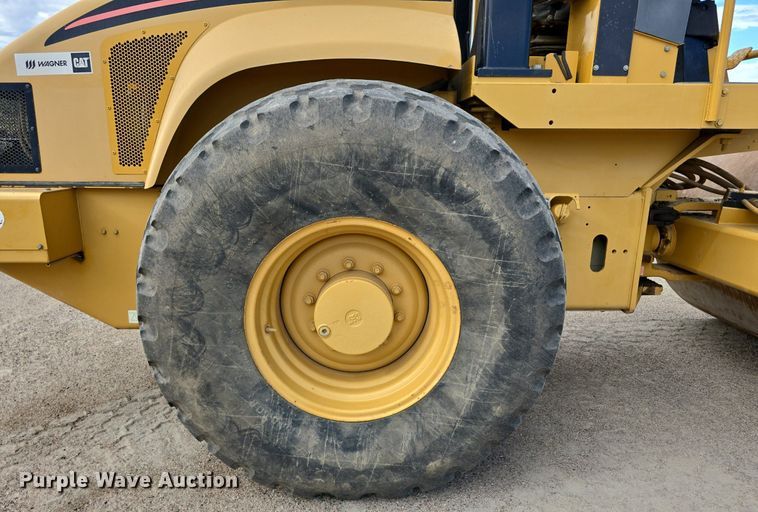image for item EG9857 2007 Caterpillar CS-563E single drum vibratory roller