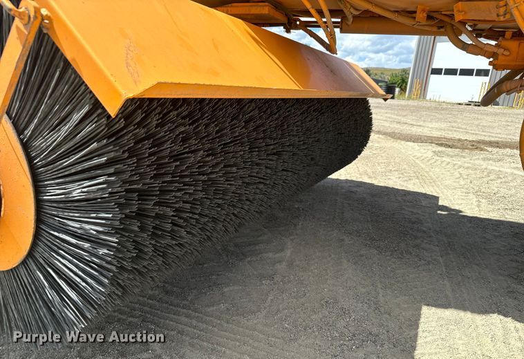 image for item EG9858 2008 Rosco RB-48 broom