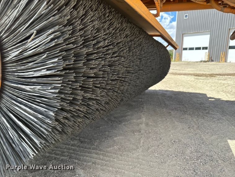 image for item EG9858 2008 Rosco RB-48 broom