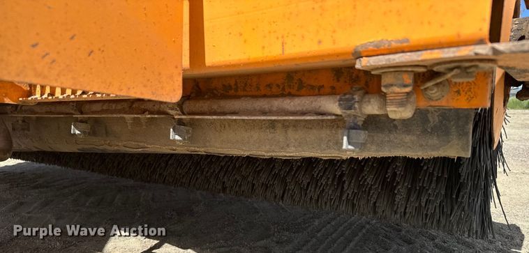 image for item EG9858 2008 Rosco RB-48 broom