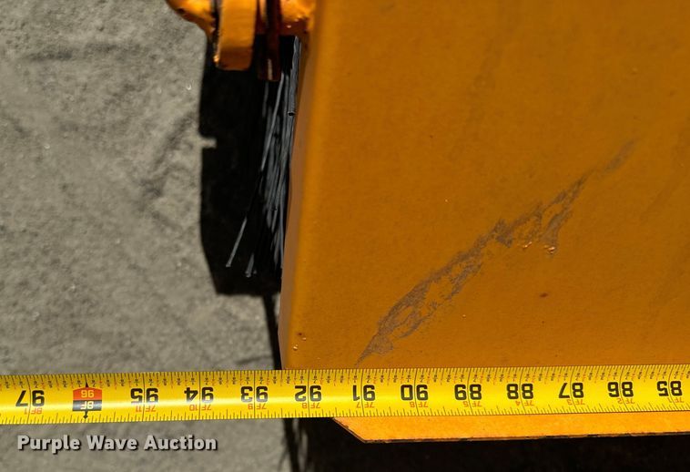 image for item EG9858 2008 Rosco RB-48 broom