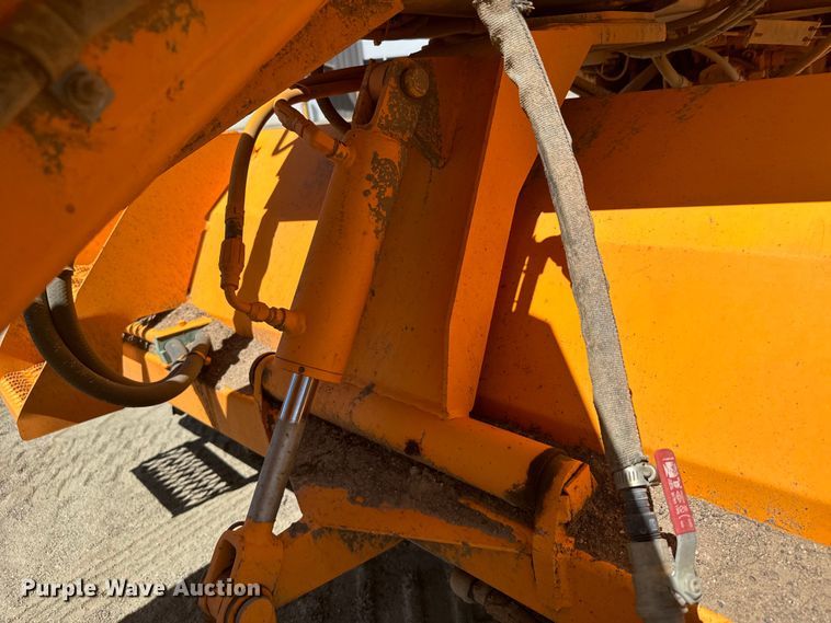 image for item EG9858 2008 Rosco RB-48 broom