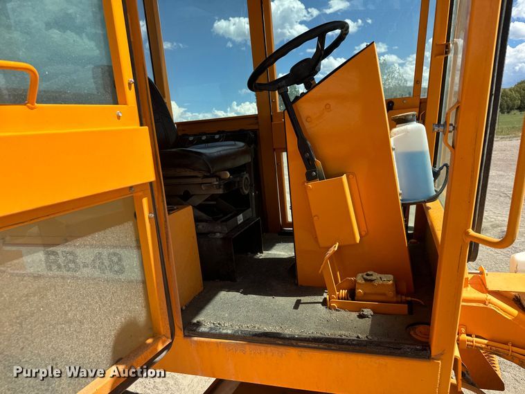 image for item EG9858 2008 Rosco RB-48 broom