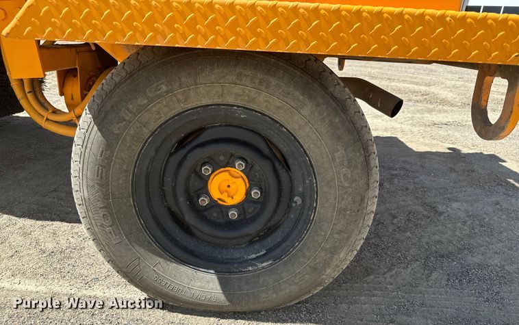 image for item EG9858 2008 Rosco RB-48 broom