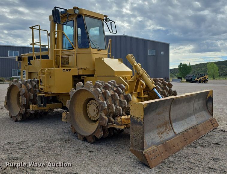 image for item EG9860 1982 Caterpillar 816B soil compactor