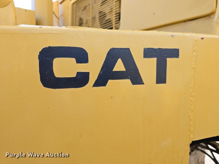 image for item EG9860 1982 Caterpillar 816B soil compactor