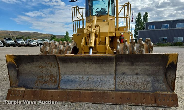 image for item EG9860 1982 Caterpillar 816B soil compactor