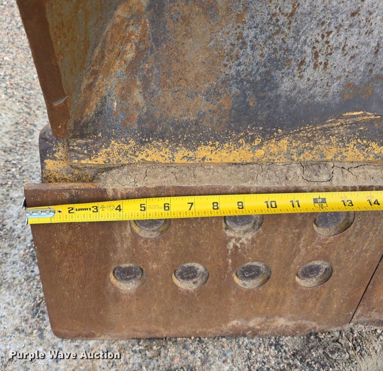 image for item EG9860 1982 Caterpillar 816B soil compactor