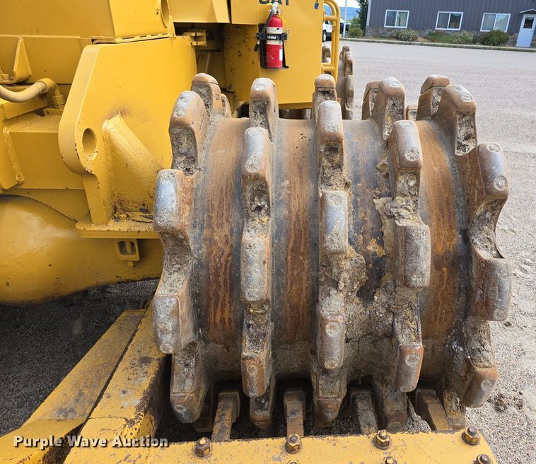 image for item EG9860 1982 Caterpillar 816B soil compactor