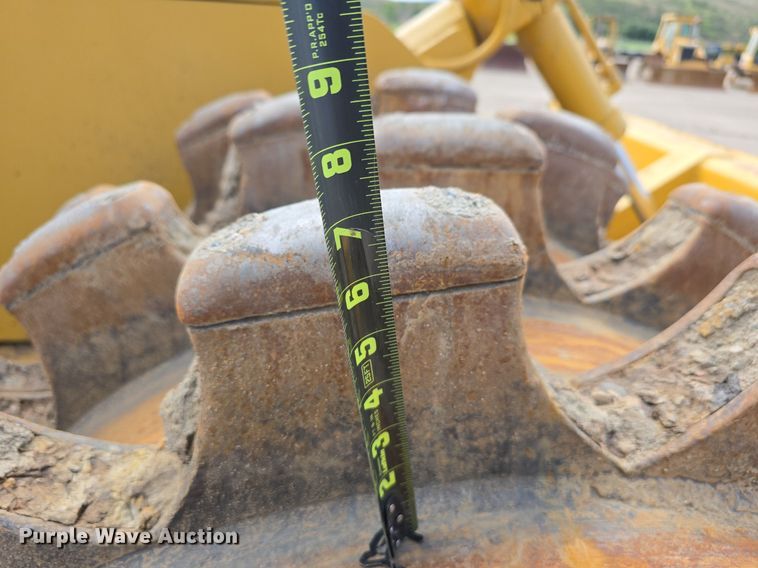 image for item EG9860 1982 Caterpillar 816B soil compactor