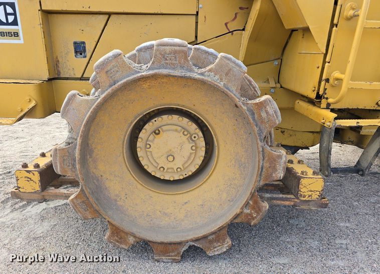 image for item EG9860 1982 Caterpillar 816B soil compactor