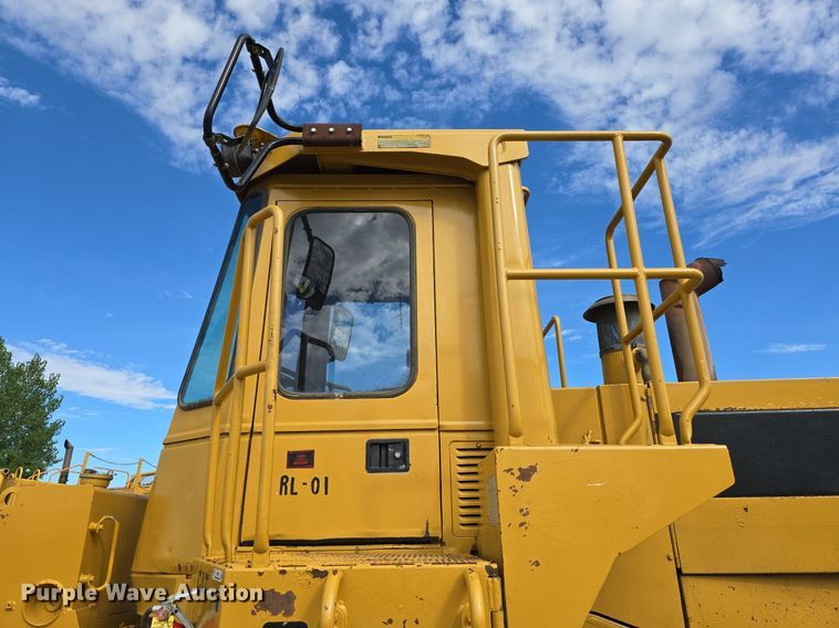 image for item EG9860 1982 Caterpillar 816B soil compactor
