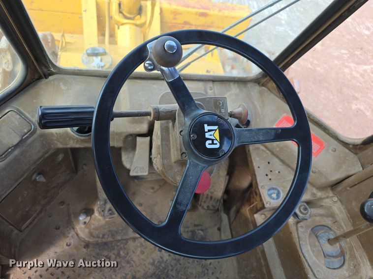 image for item EG9860 1982 Caterpillar 816B soil compactor