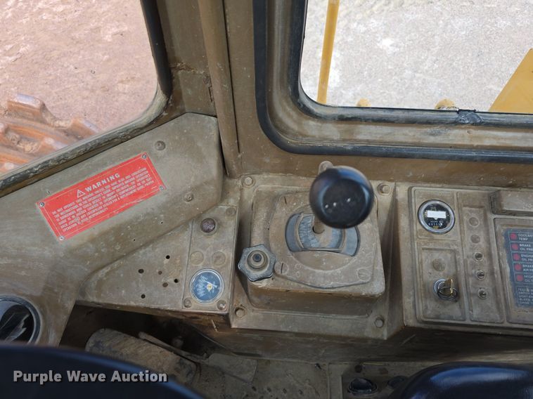 image for item EG9860 1982 Caterpillar 816B soil compactor