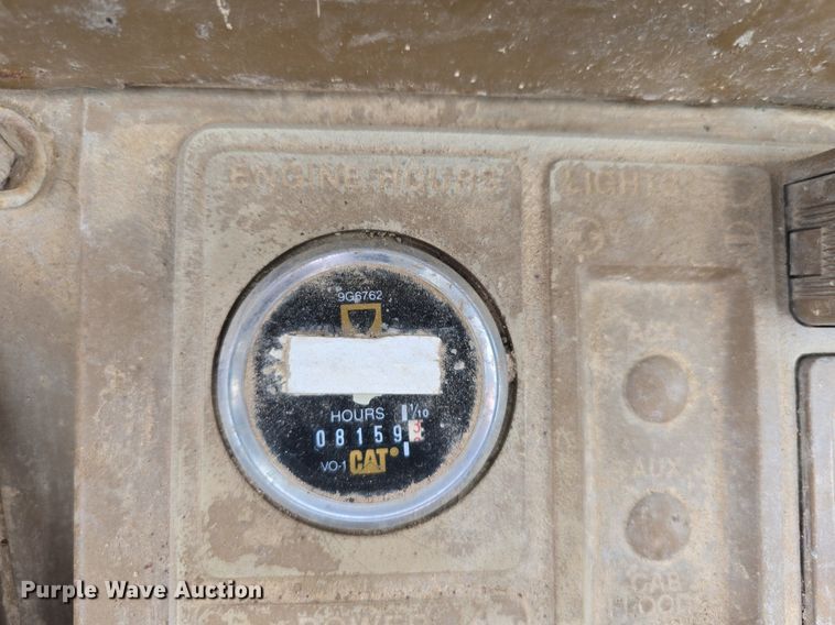 image for item EG9860 1982 Caterpillar 816B soil compactor