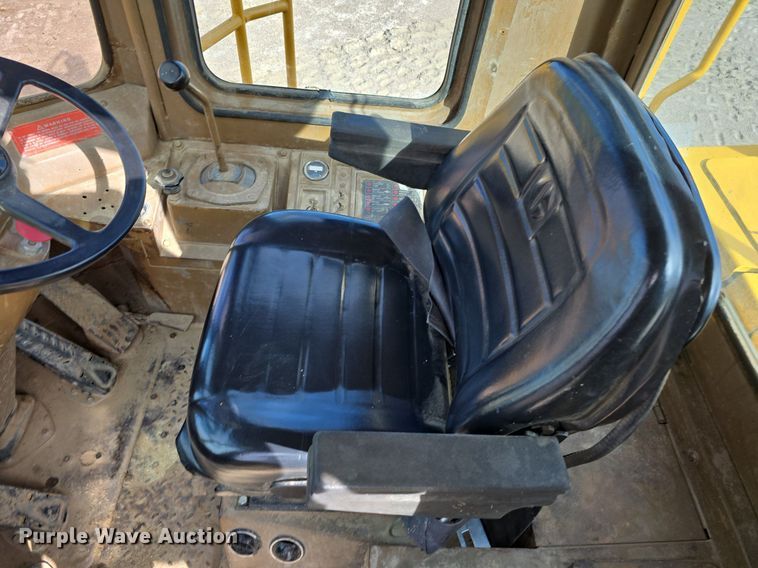 image for item EG9860 1982 Caterpillar 816B soil compactor