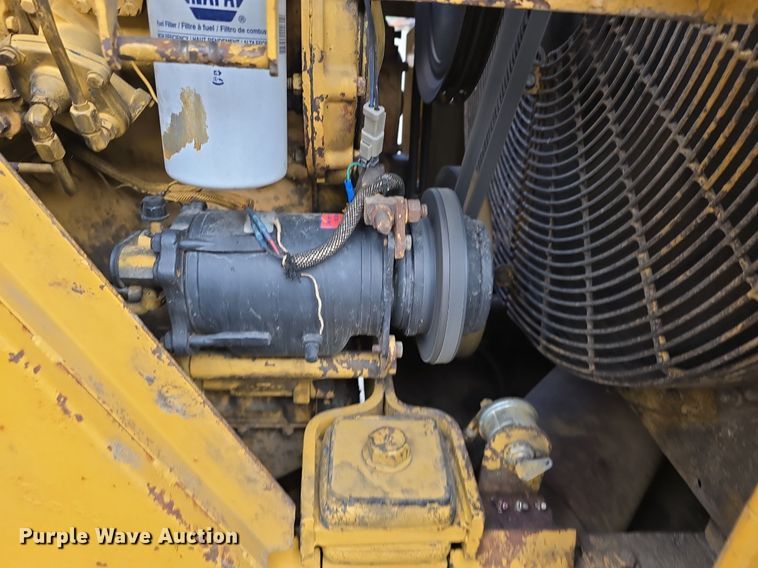 image for item EG9860 1982 Caterpillar 816B soil compactor