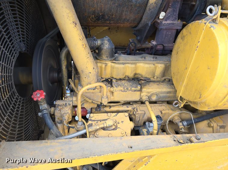image for item EG9860 1982 Caterpillar 816B soil compactor