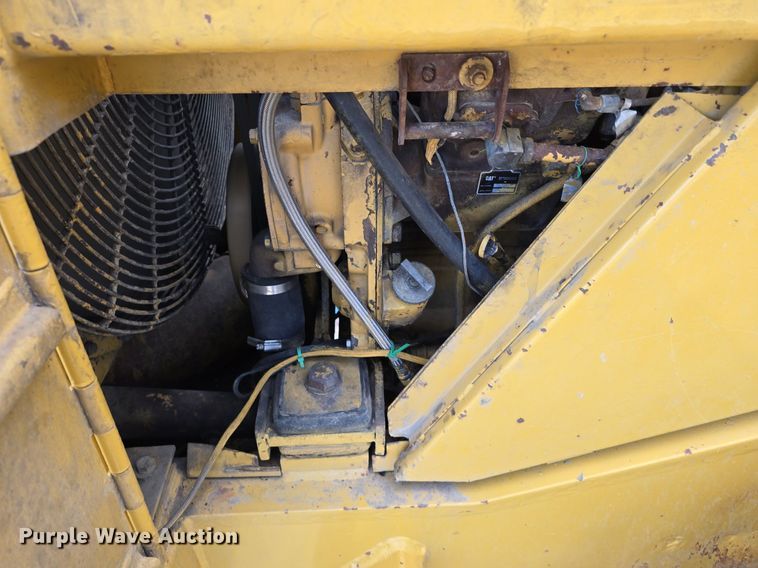 image for item EG9860 1982 Caterpillar 816B soil compactor