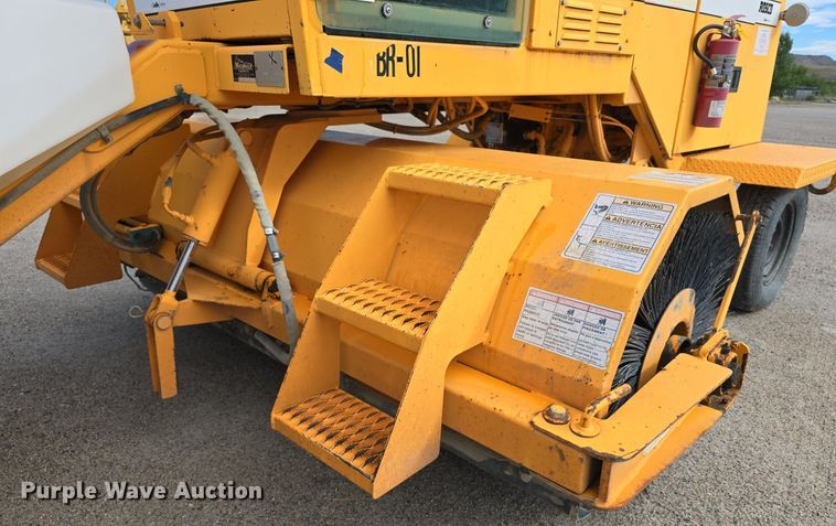 image for item EG9862 2005 Rosco RB-48 broom