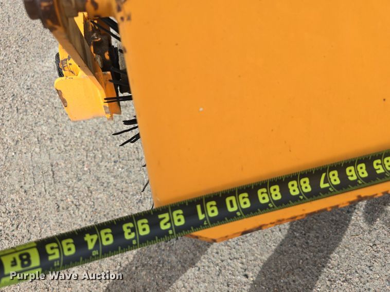 image for item EG9862 2005 Rosco RB-48 broom