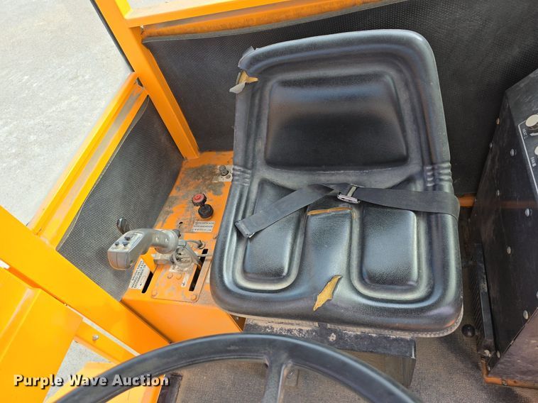 image for item EG9862 2005 Rosco RB-48 broom