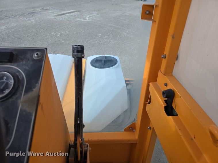 image for item EG9862 2005 Rosco RB-48 broom