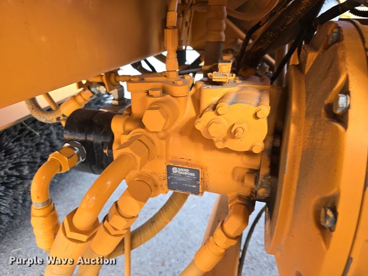 image for item EG9862 2005 Rosco RB-48 broom