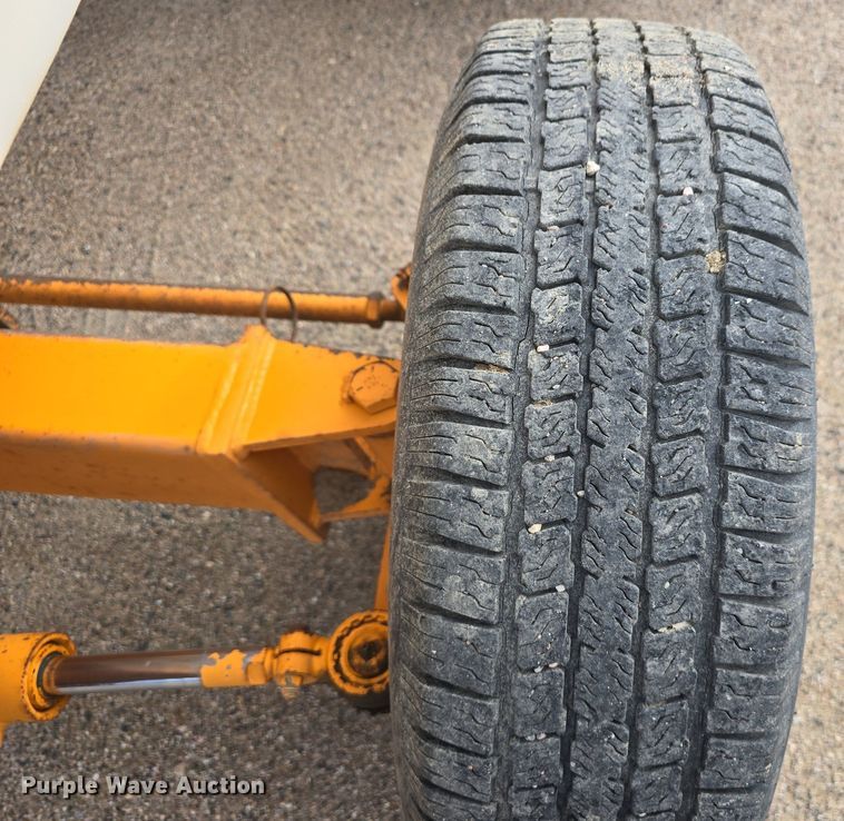 image for item EG9862 2005 Rosco RB-48 broom