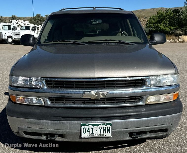 image for item EG9865 2003 Chevrolet Suburban  SUV