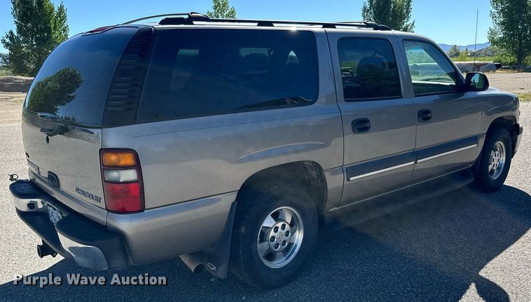 image for item EG9865 2003 Chevrolet Suburban  SUV