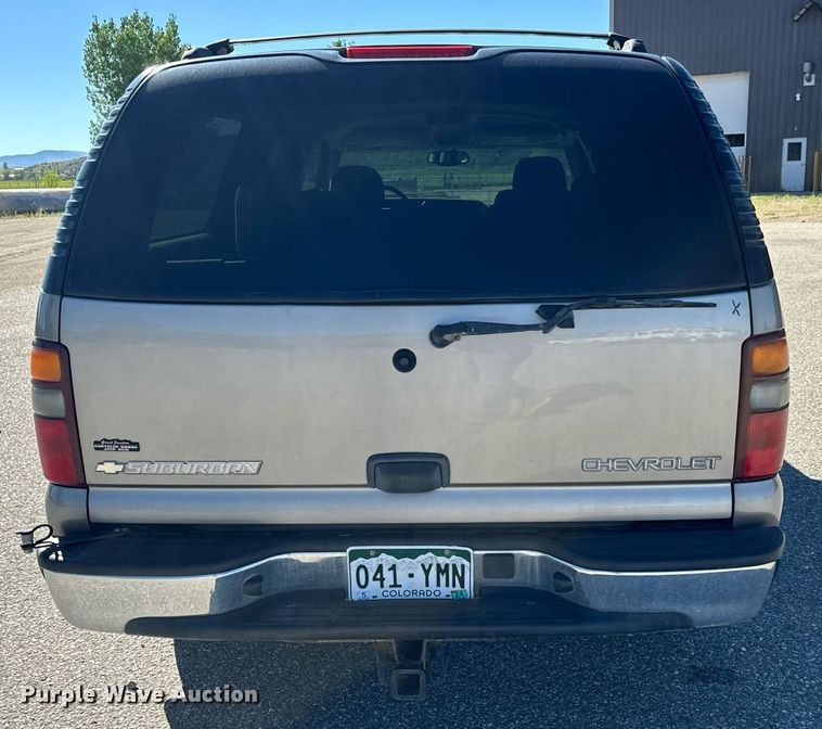 image for item EG9865 2003 Chevrolet Suburban  SUV