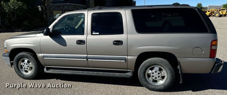 image for item EG9865 2003 Chevrolet Suburban  SUV