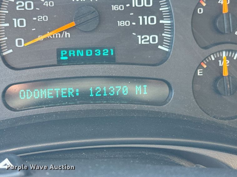 image for item EG9865 2003 Chevrolet Suburban  SUV